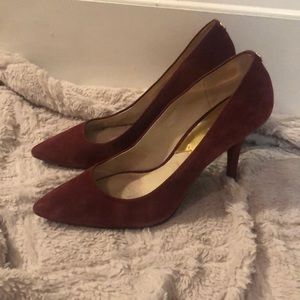 Michael Korda suede pumps